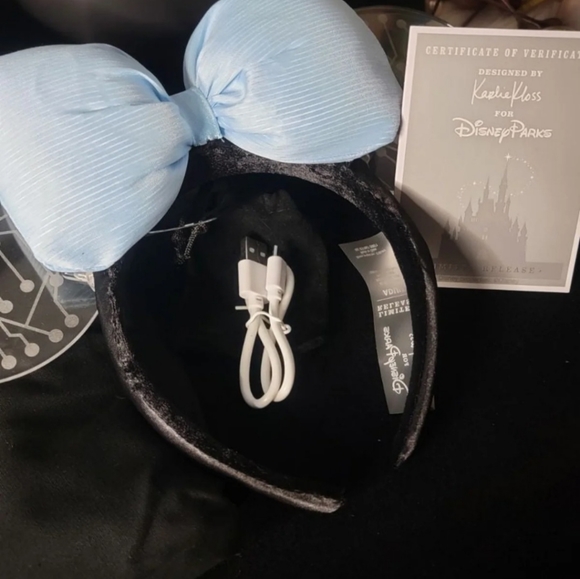 NEW Disney Parks Light-up Designer Karlie Kloss Ears Headband Limited Release LR - Picture 9 of 15